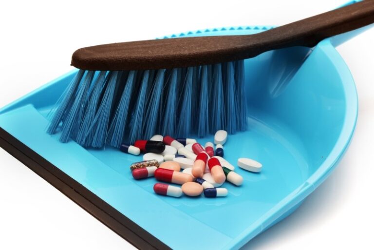 como-tirar-medicamento-caducado