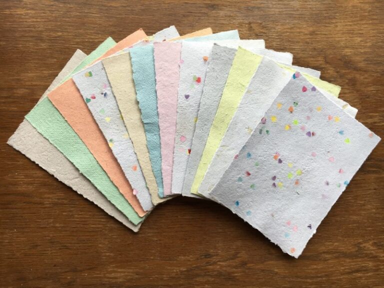 hojas-papel-reciclado
