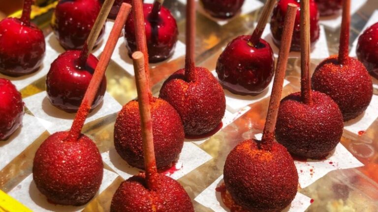 como-hacer-las-manzanas-con-chamoy