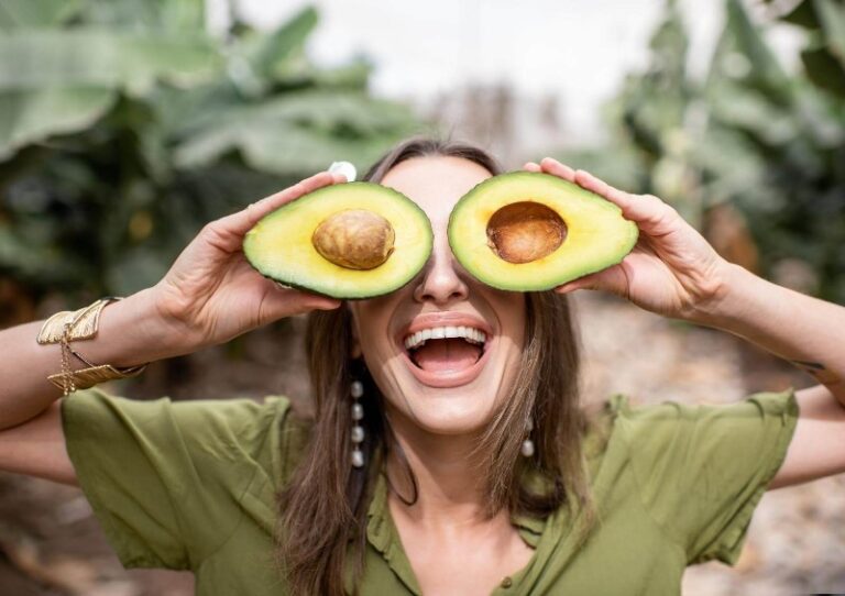 cuanta-proteina-tiene-un-aguacate