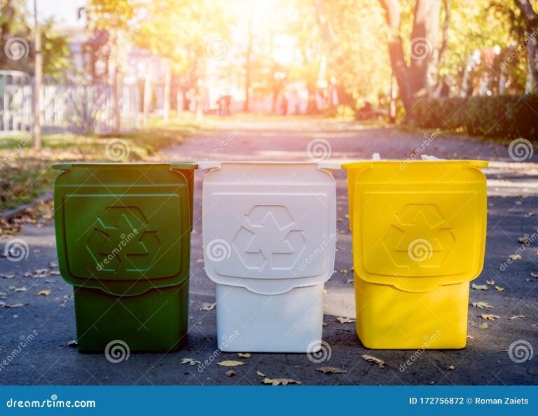 tres-contenedores-de-basura