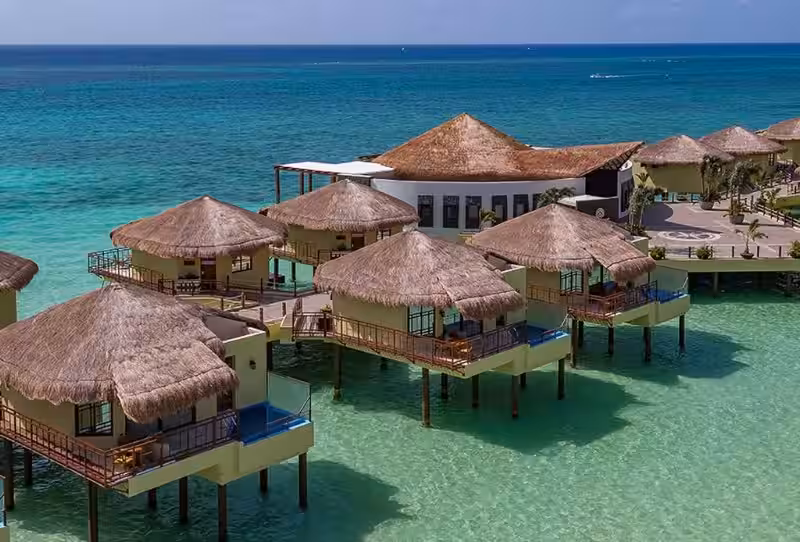 cabanas_dentro_del_mar_en_mexico